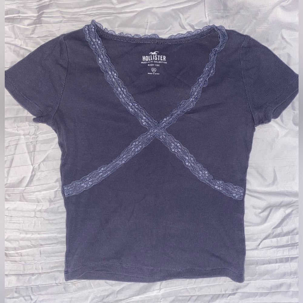 Hollister baby tee, size: xs, color: blue